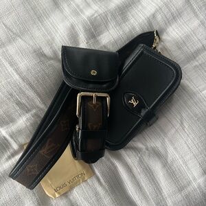 Louis Vuitton Officier Pouch